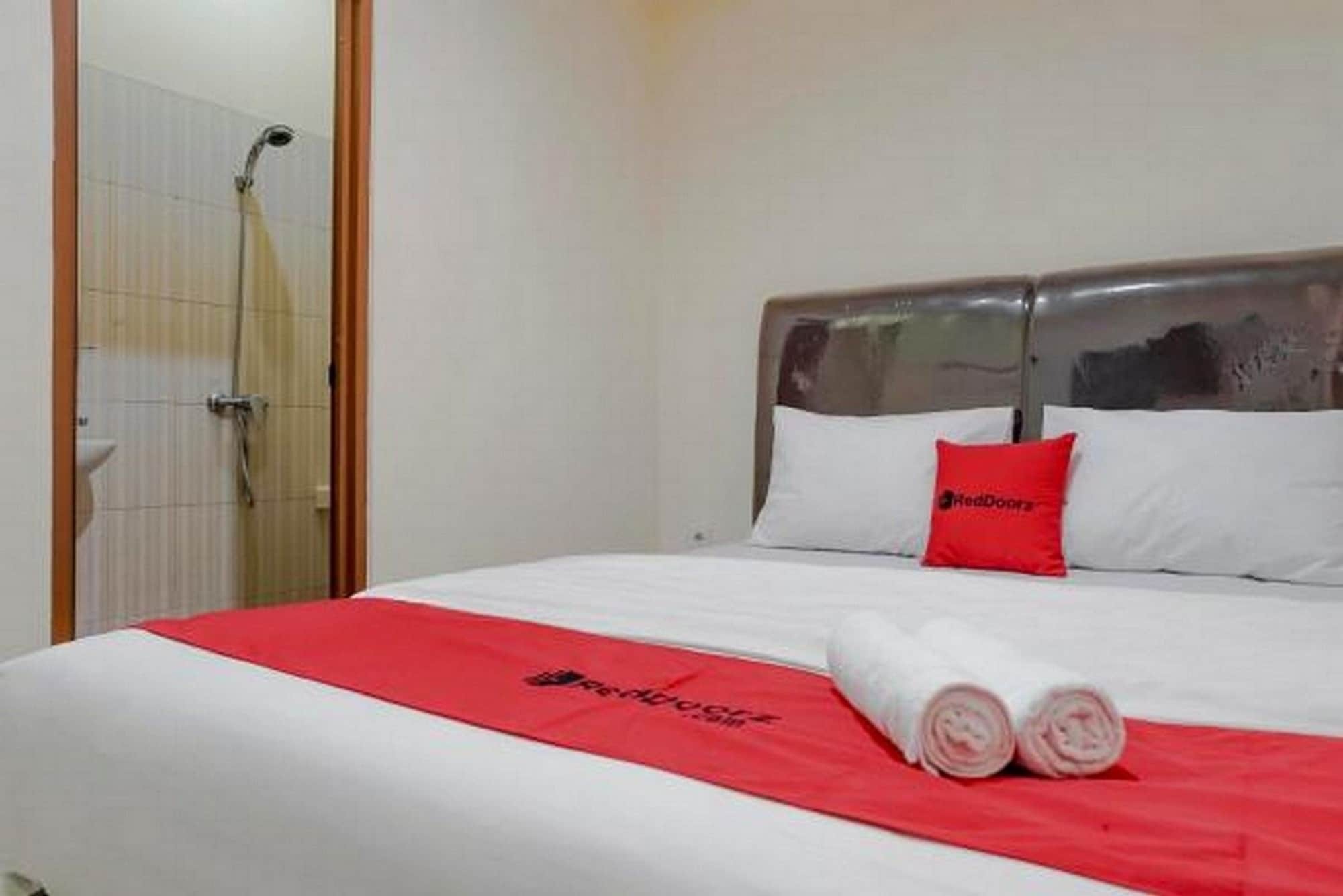 Reddoorz @ Jalan Biak Roxy Jakarta Kültér fotó