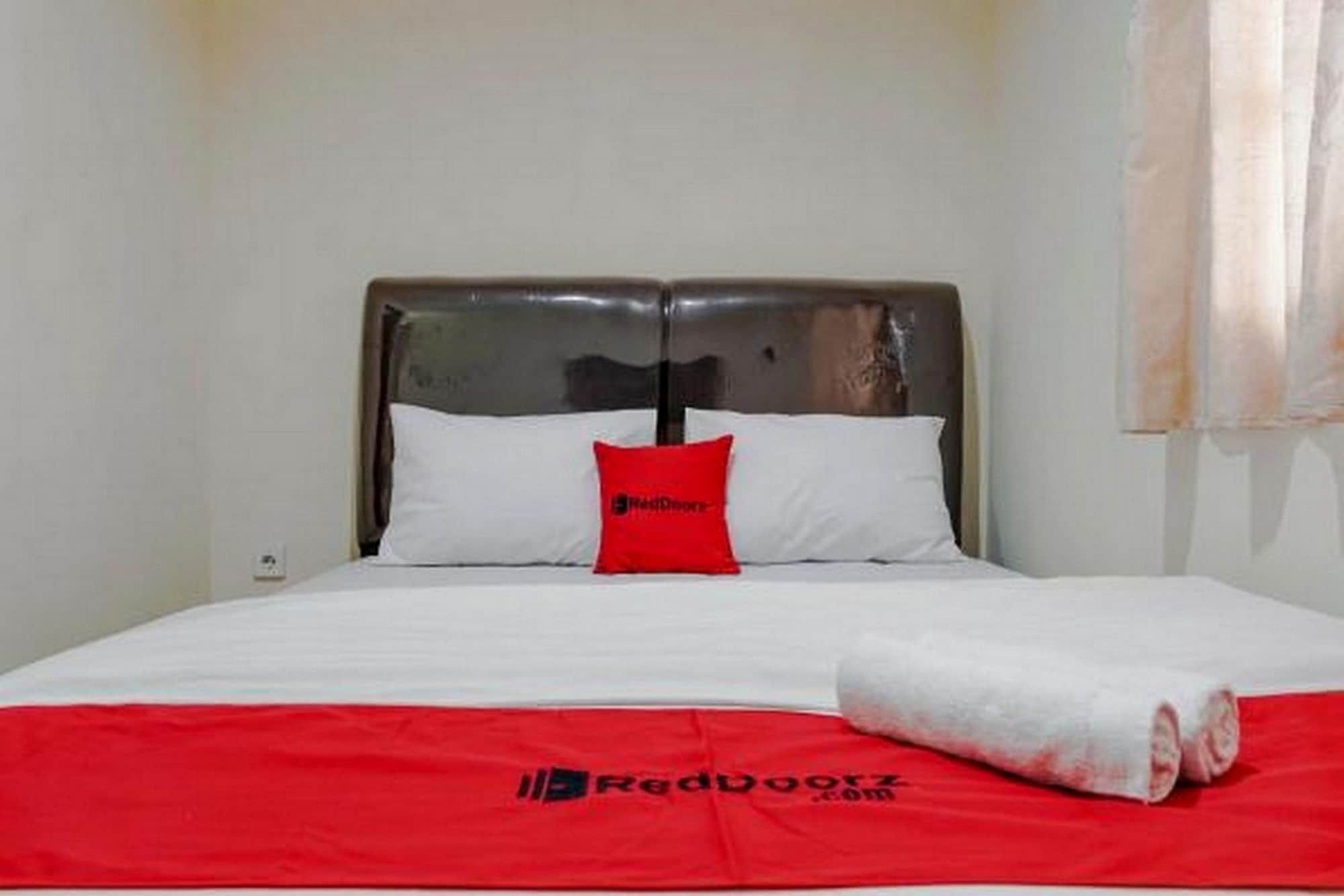 Reddoorz @ Jalan Biak Roxy Jakarta Kültér fotó