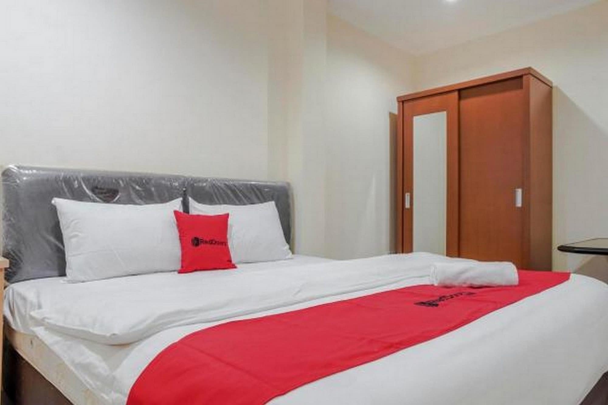 Reddoorz @ Jalan Biak Roxy Jakarta Kültér fotó